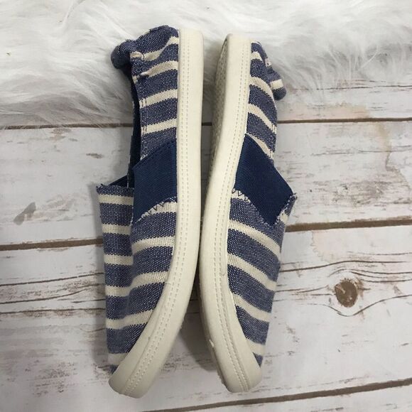 Maurice's Canvas Blue‎ White Stripes Slip On Shoes Sneakers size 6? - Picture 9 of 9